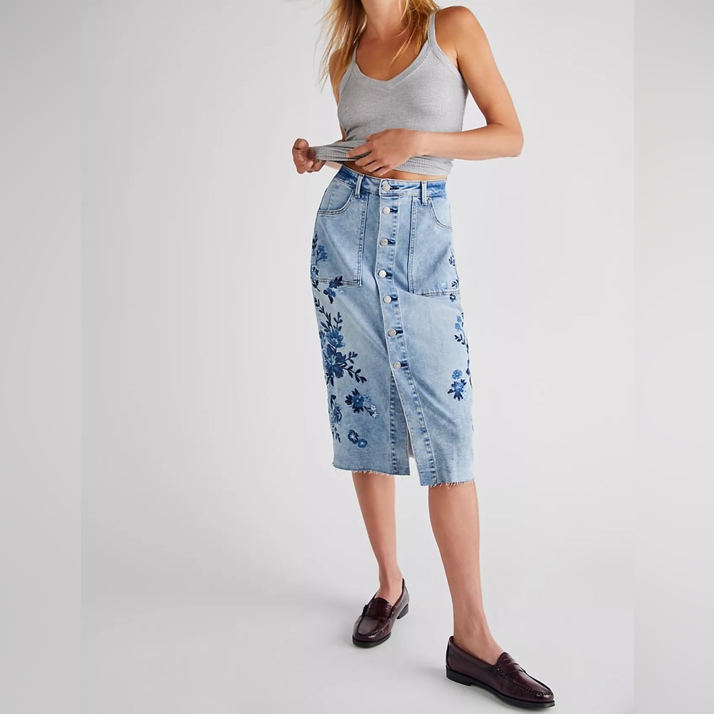 Driftwood Carrie Embroidered Denim Skirt South Pacific Size 31 (NWOT)